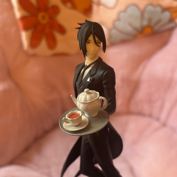 Black Butler Figure with Tea Set Sebastian Michaels - Picture 3 of 5